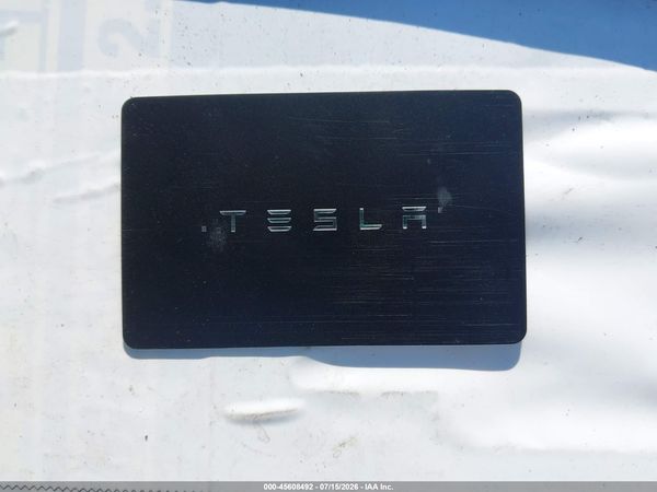 2024 TESLA MODEL Y — I11