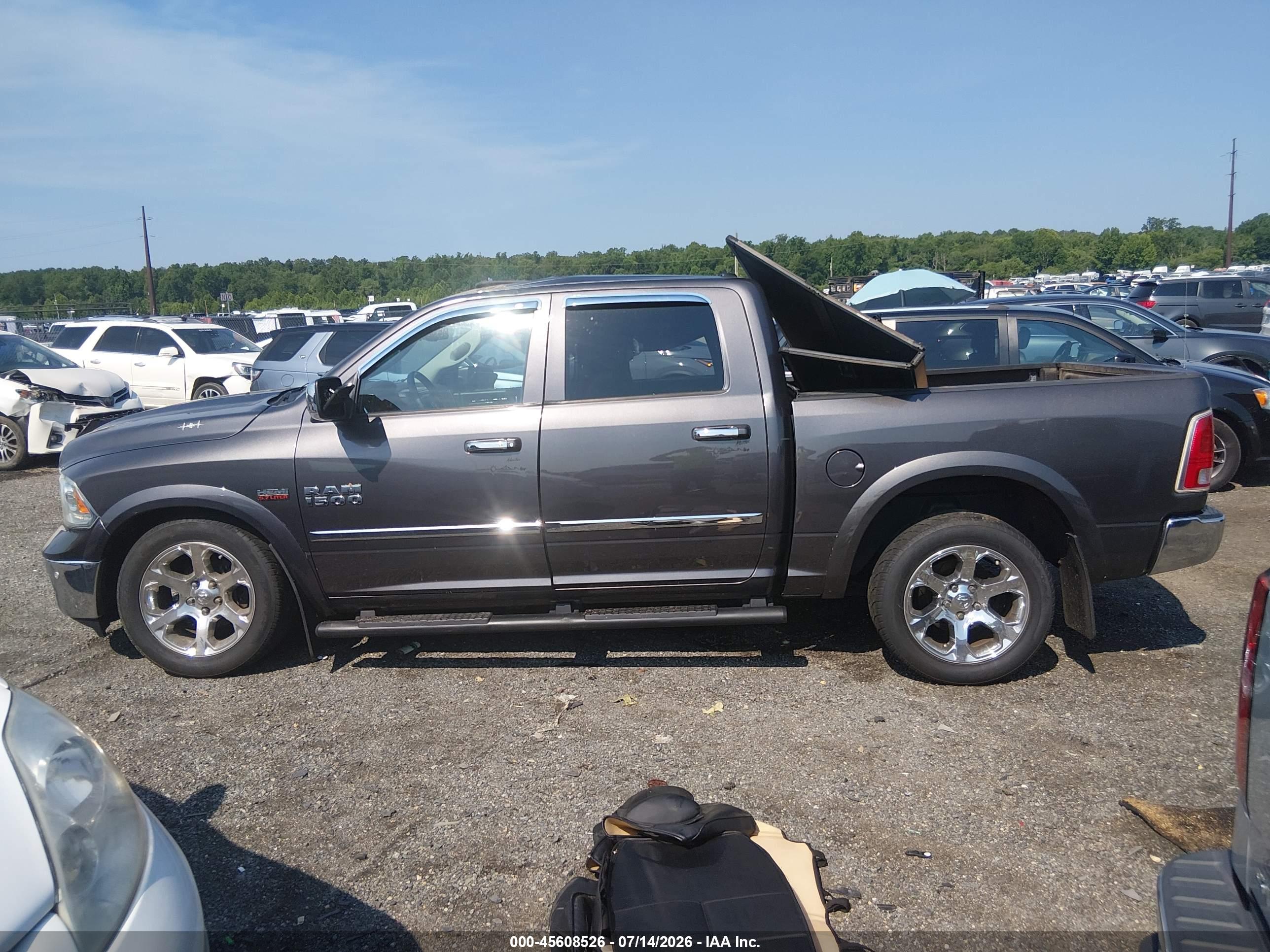2016 RAM 1500 LARAMIE