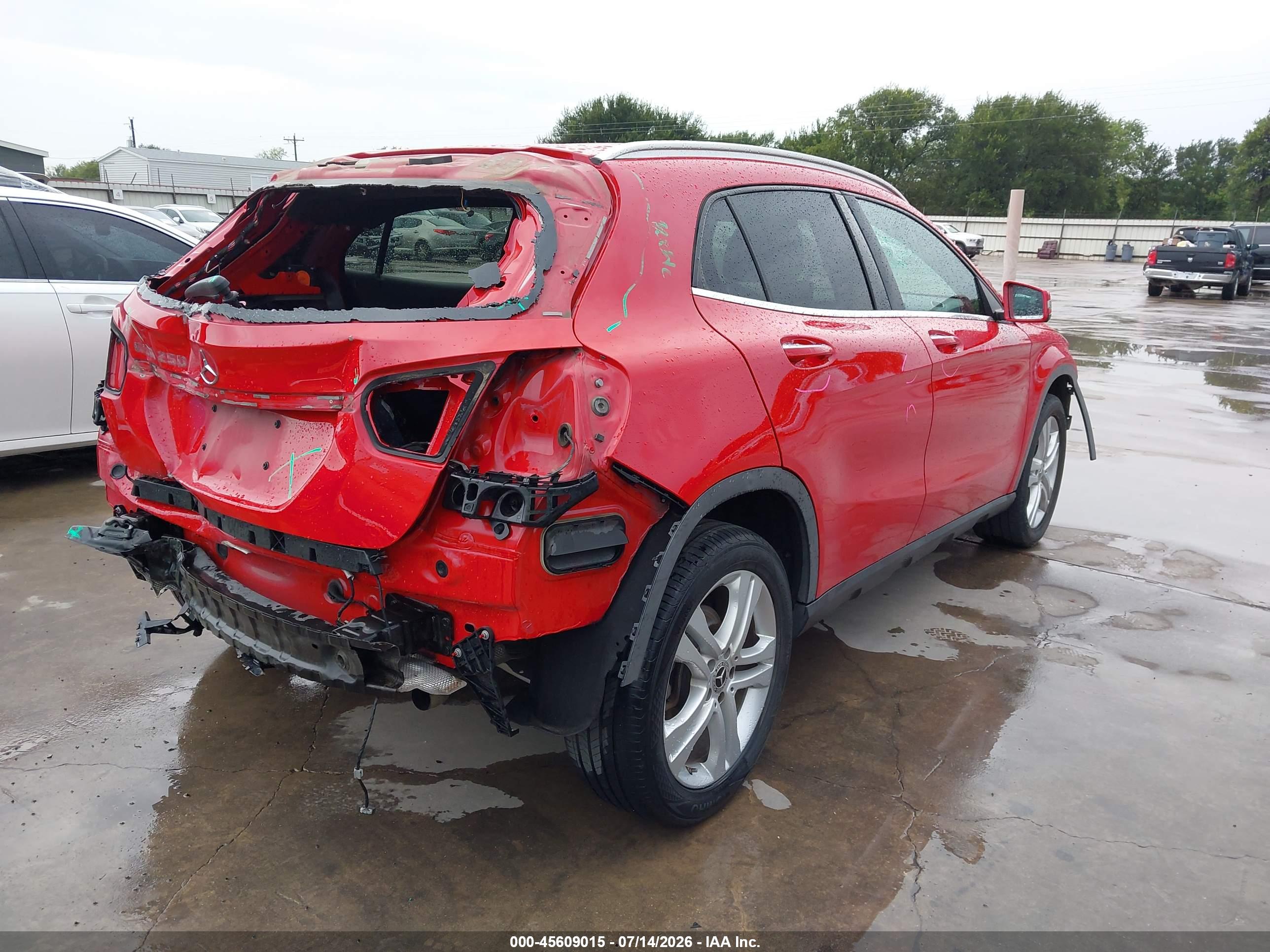 2020 MERCEDES-BENZ GLA 250 GLA250