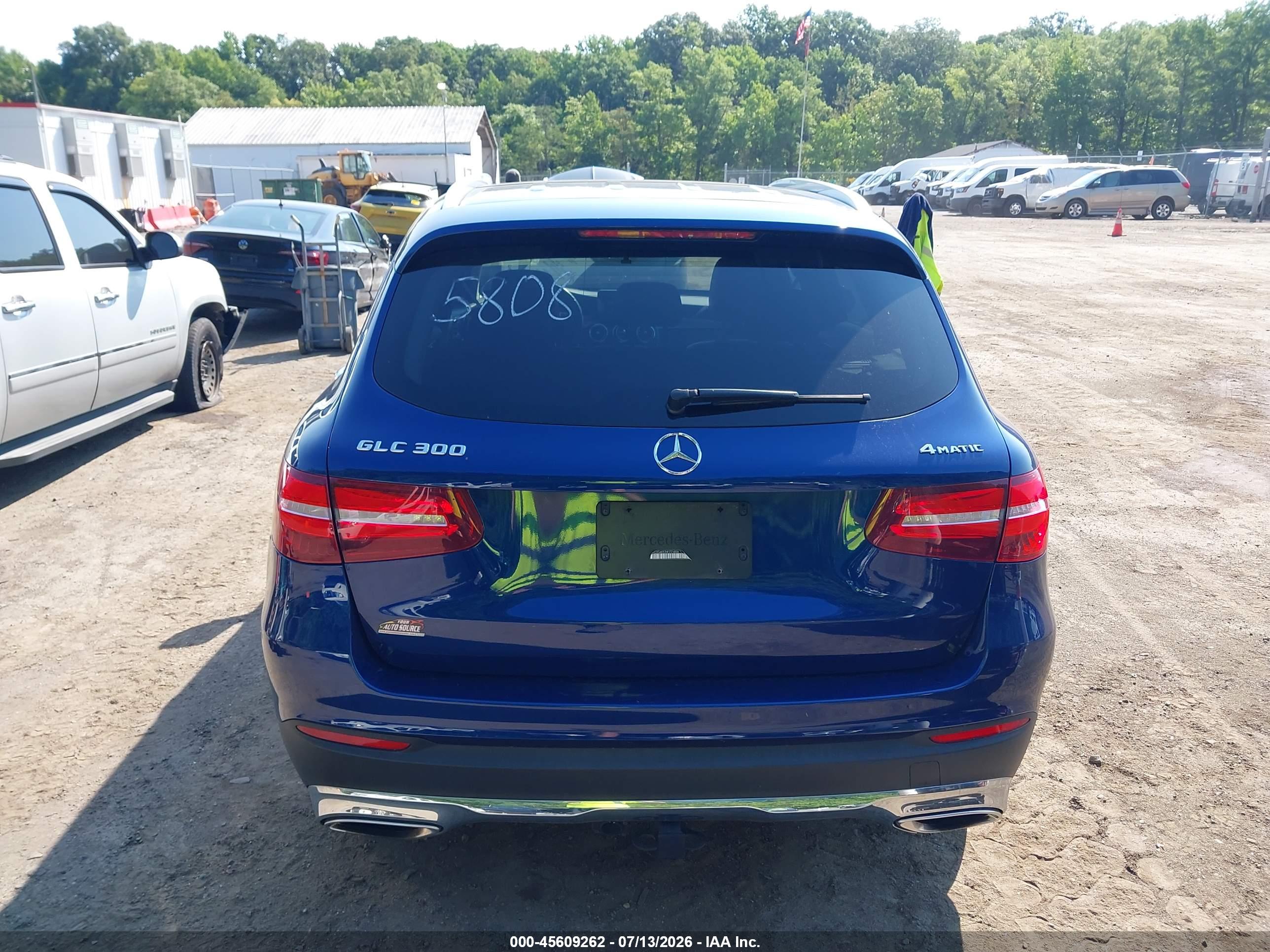 2017 MERCEDES-BENZ GLC 300 4MATIC