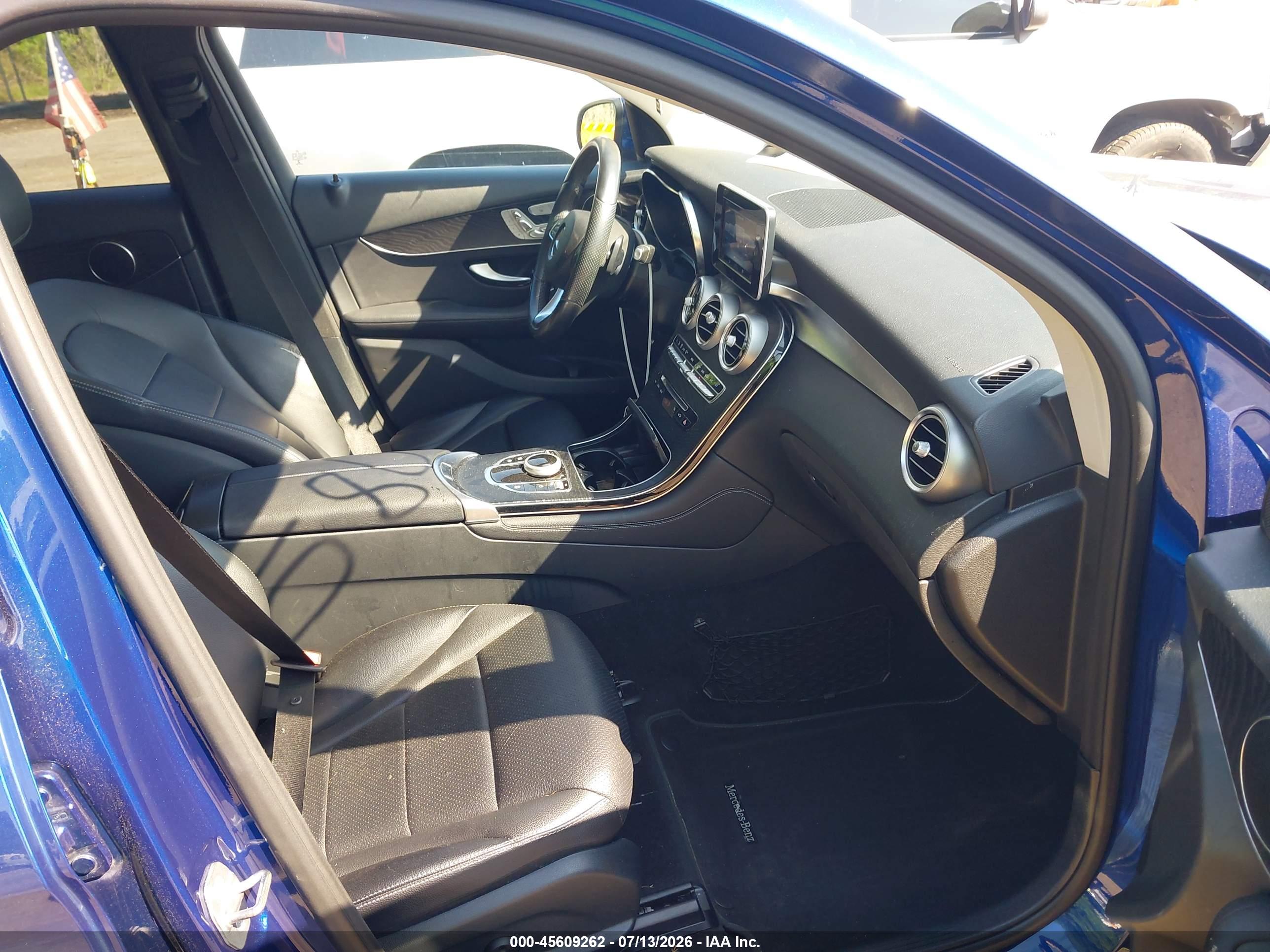 2017 MERCEDES-BENZ GLC 300 4MATIC