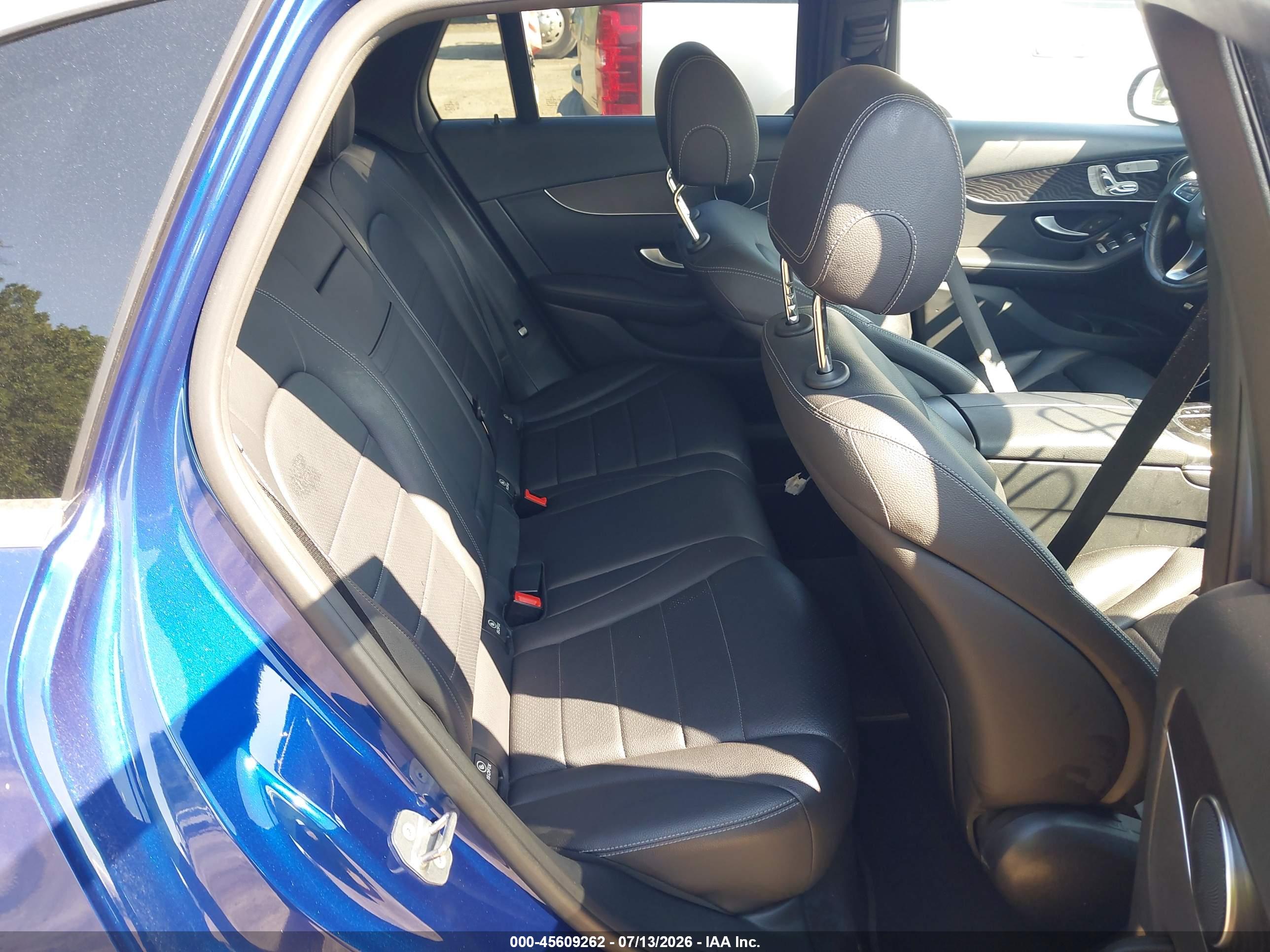 2017 MERCEDES-BENZ GLC 300 4MATIC
