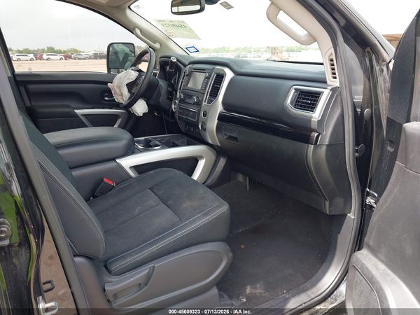 2019 NISSAN TITAN SV