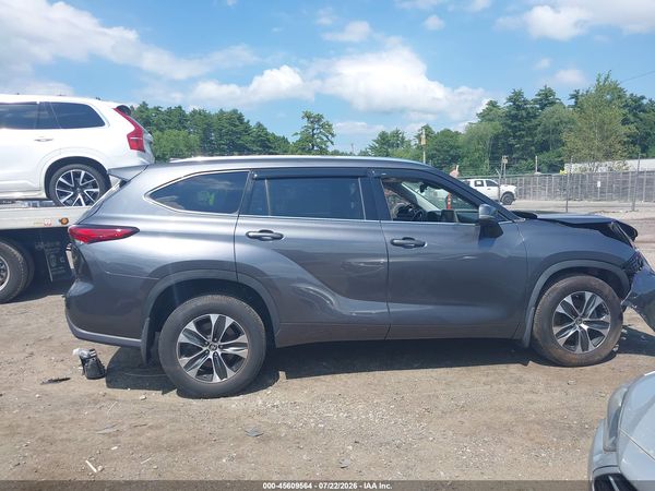 2020 TOYOTA HIGHLANDER XLE