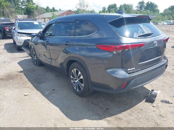 2020 TOYOTA HIGHLANDER XLE