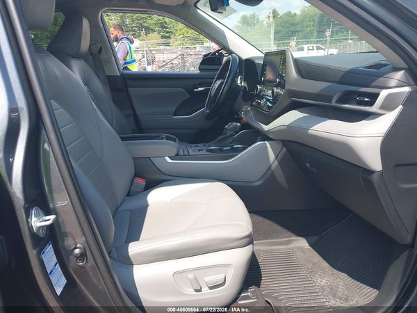 2020 TOYOTA HIGHLANDER XLE