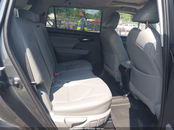 2020 TOYOTA HIGHLANDER XLE