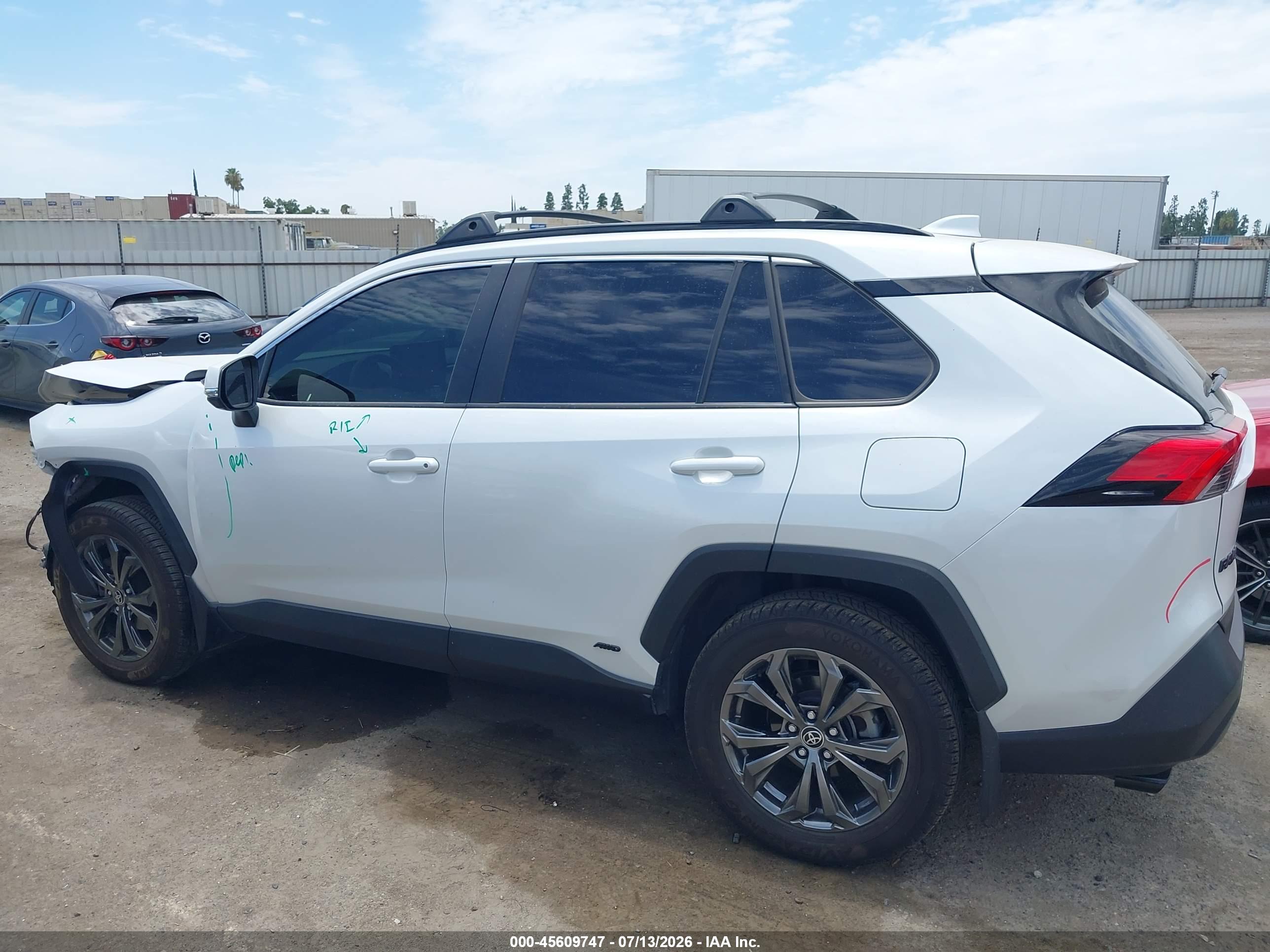 2023 TOYOTA RAV4 HYBRID XLE PREMIUM
