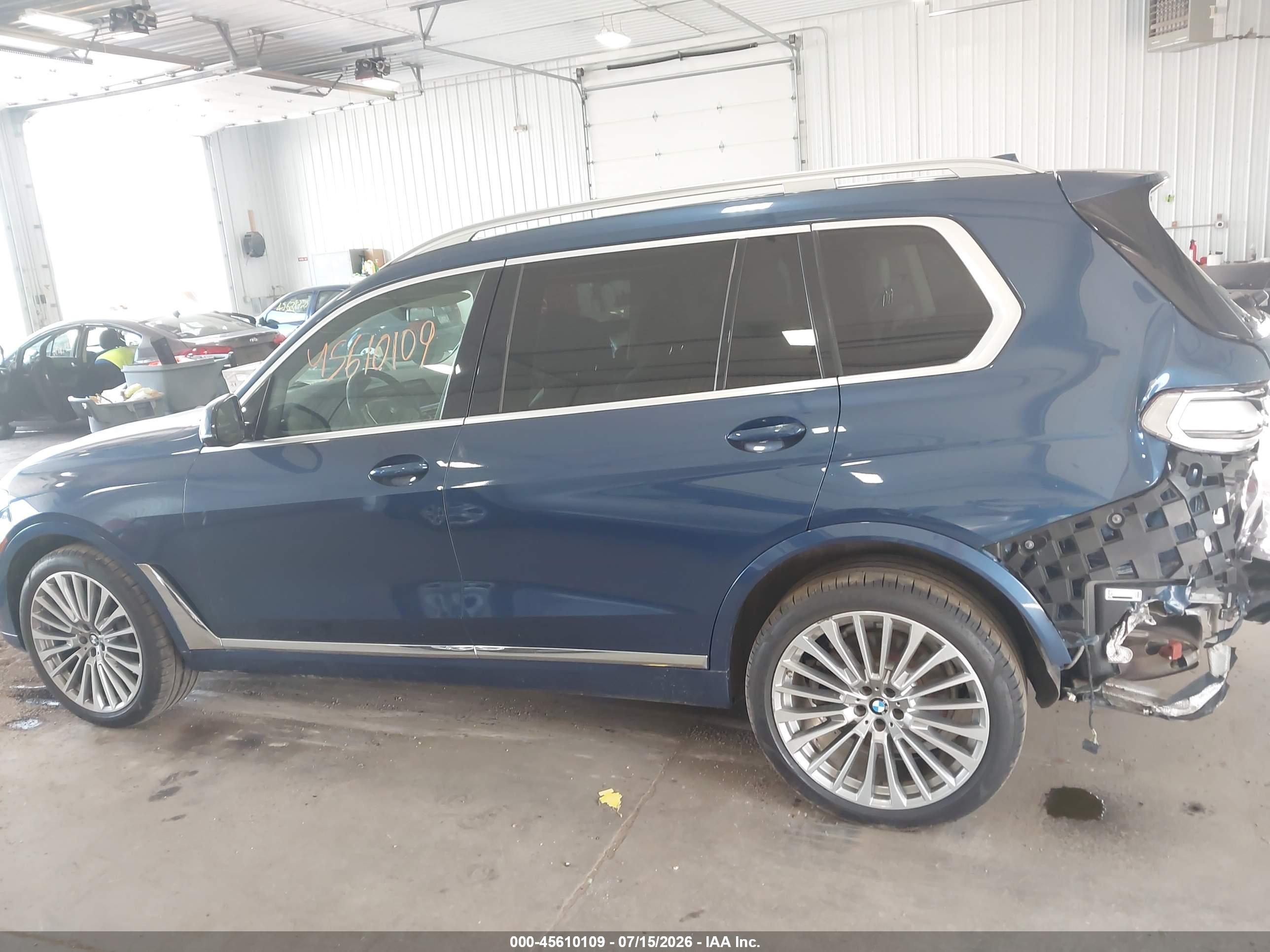 2020 BMW X7
