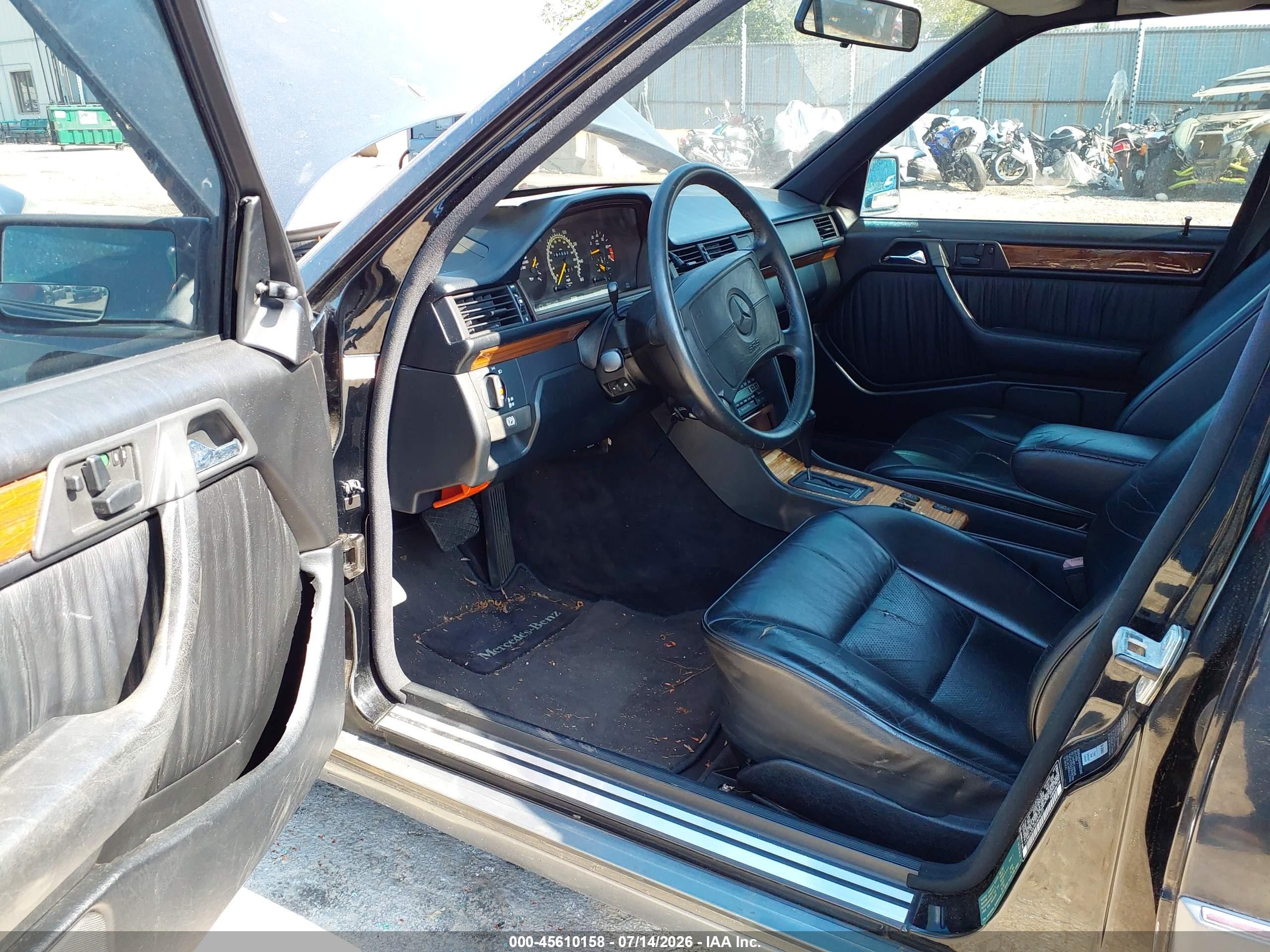 1991 MERCEDES-BENZ 300 300E