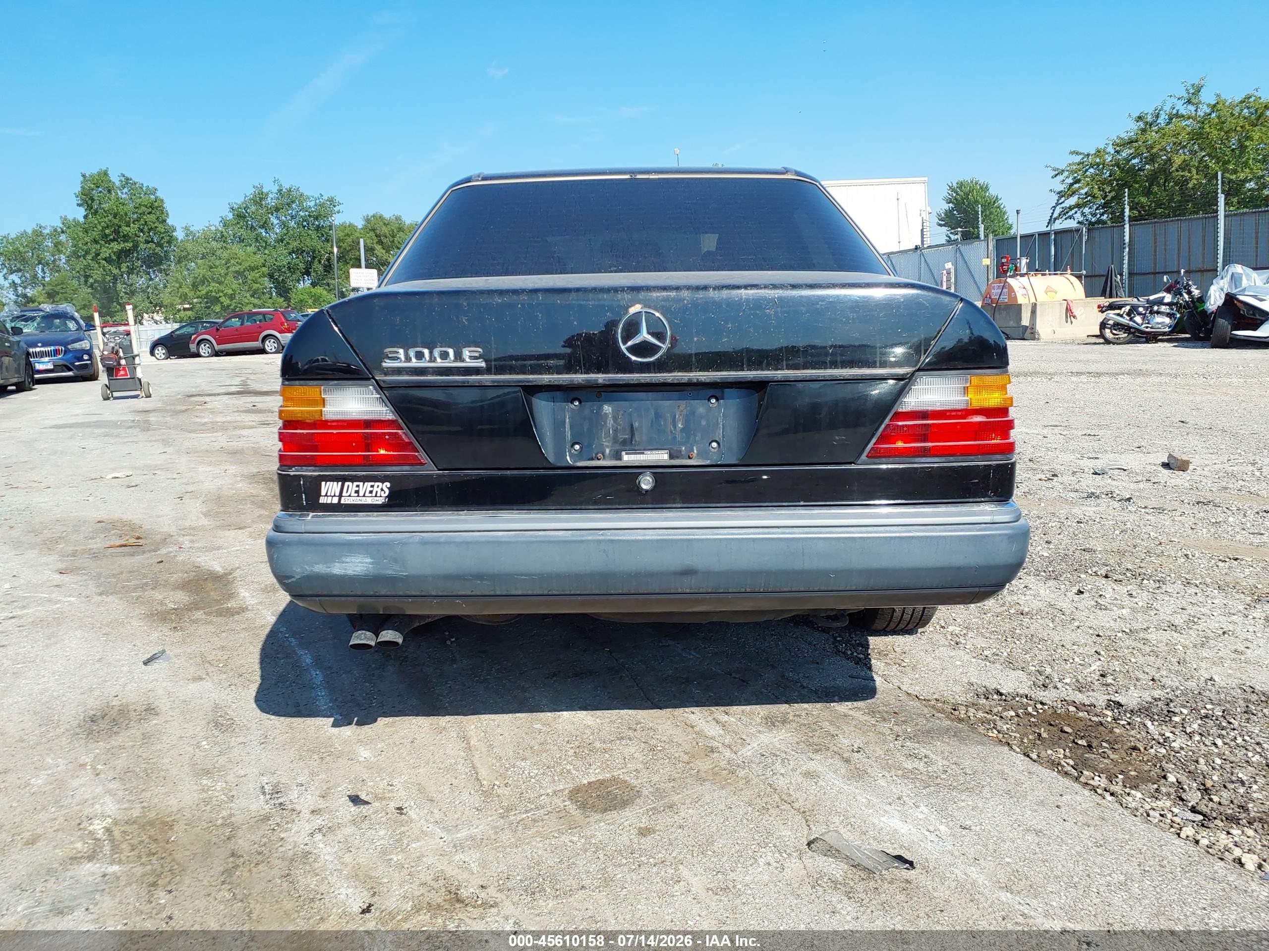 1991 MERCEDES-BENZ 300 300E