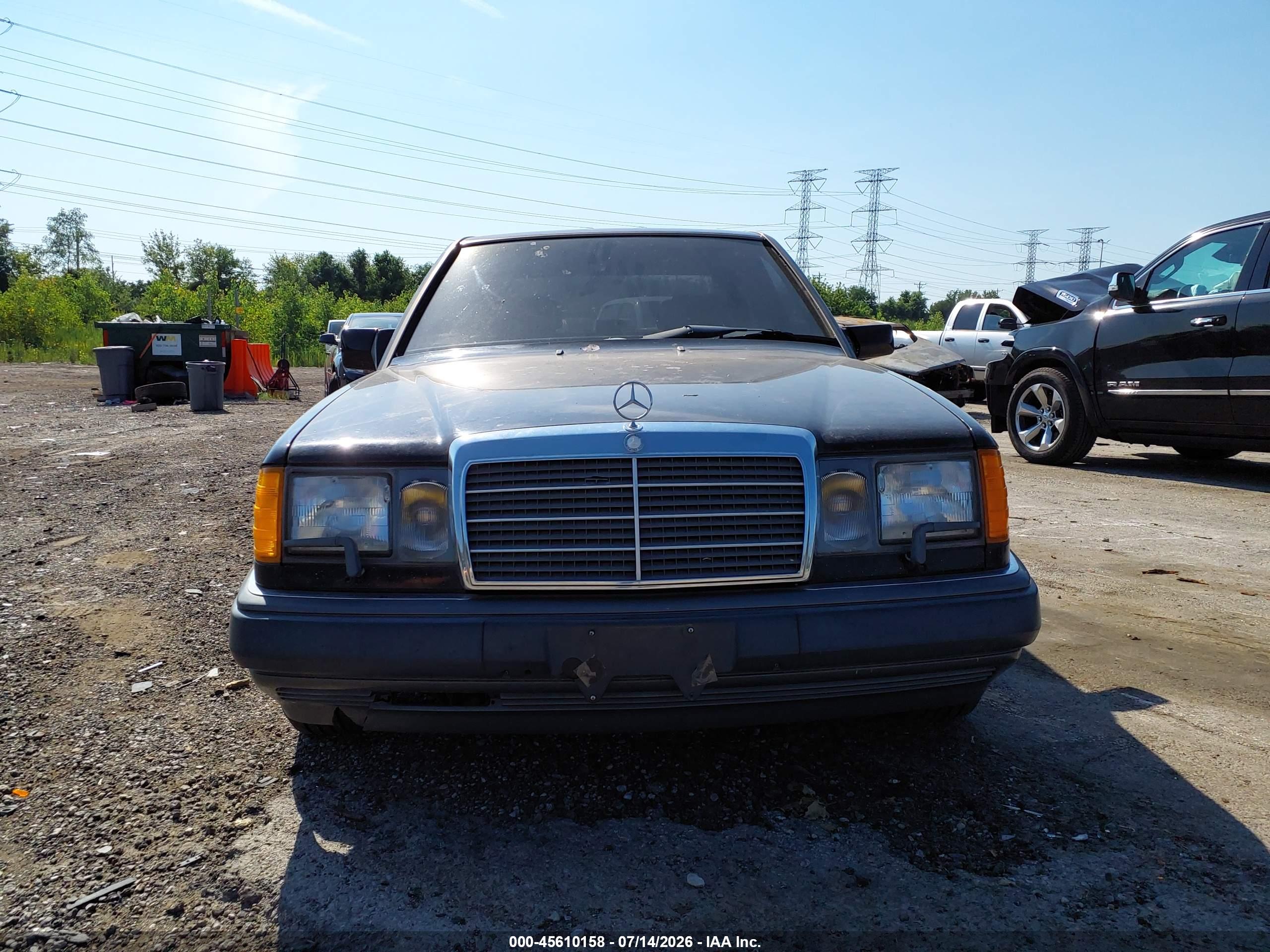 1991 MERCEDES-BENZ 300 300E