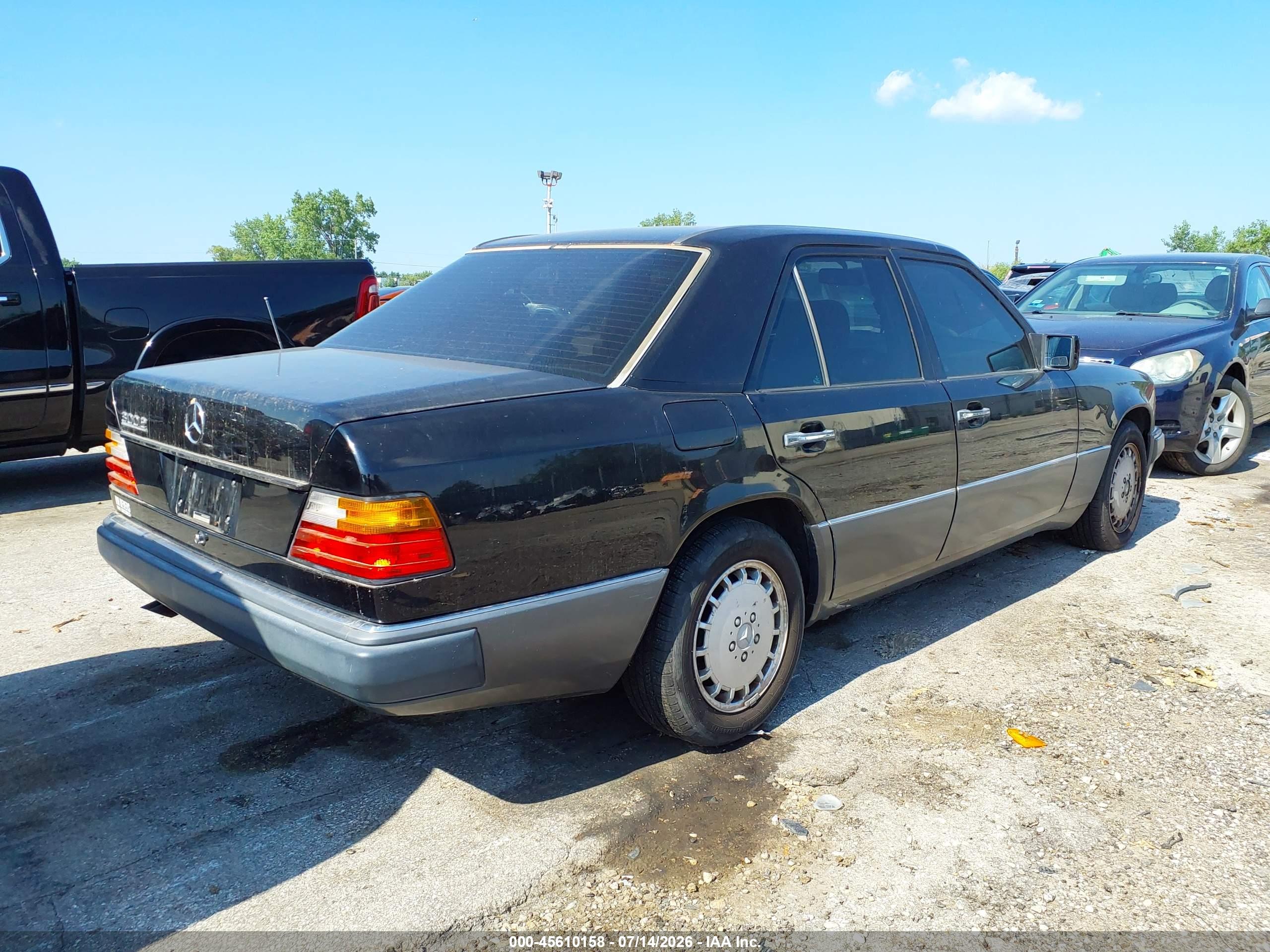 1991 MERCEDES-BENZ 300 300E