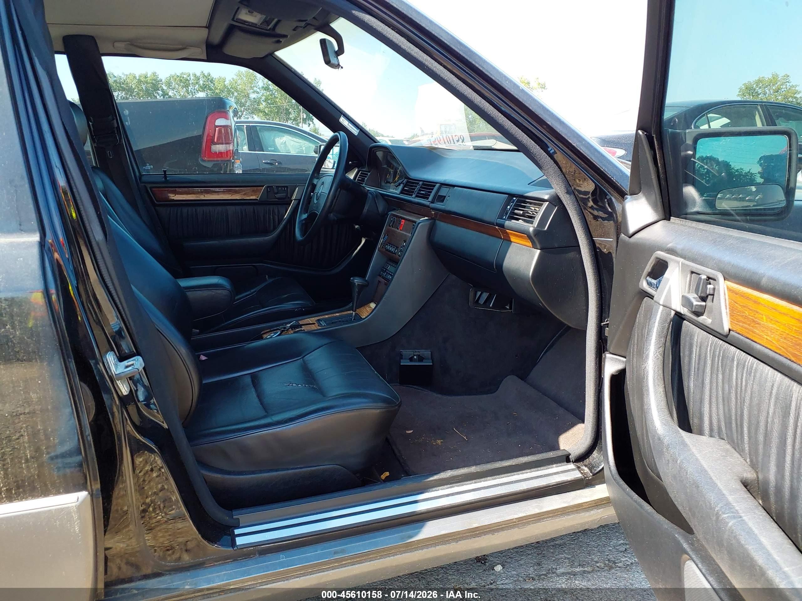 1991 MERCEDES-BENZ 300 300E