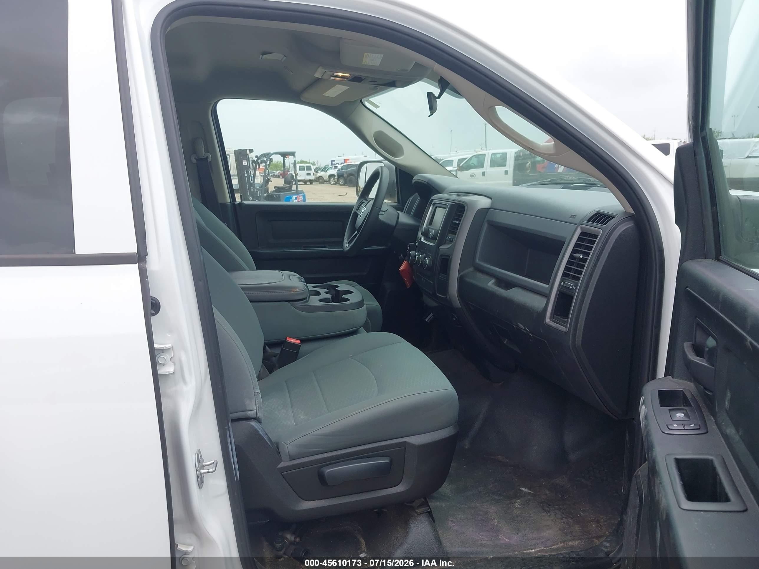 2018 RAM 1500 TRADESMAN  4X2 5'7 BOX