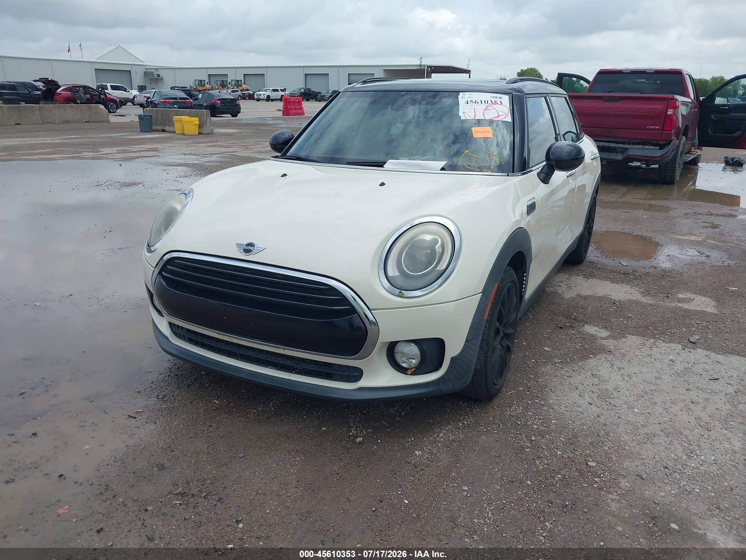 2017 MINI CLUBMAN COOPER