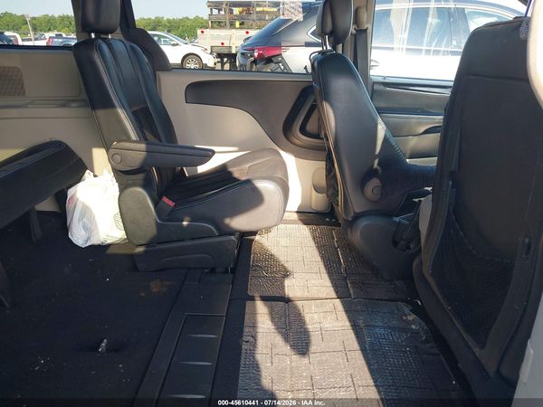 2017 DODGE GRAND CARAVAN SXT — I8