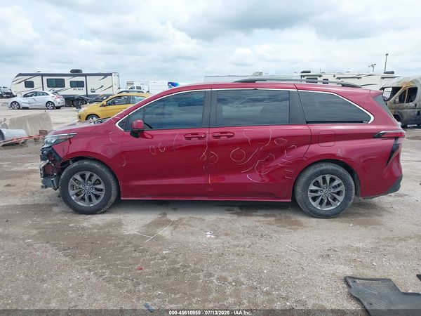 2022 TOYOTA SIENNA
