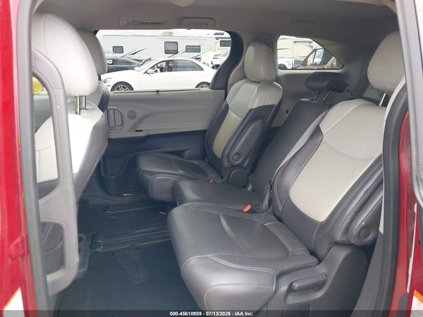 2022 TOYOTA SIENNA LE