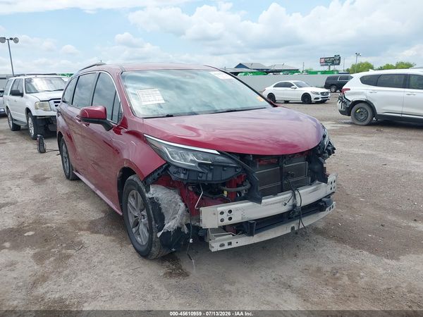 2022 TOYOTA SIENNA LE