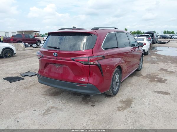 2022 TOYOTA SIENNA LE