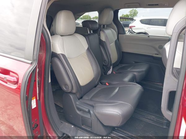 2022 TOYOTA SIENNA LE