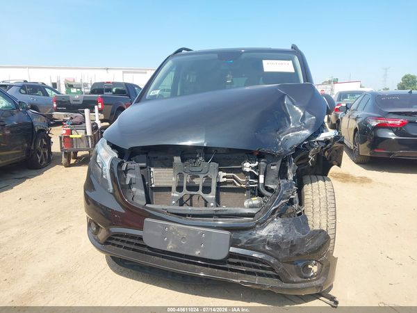 2018 MERCEDES-BENZ METRIS