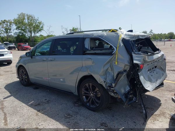 2024 TOYOTA SIENNA XSE — I3
