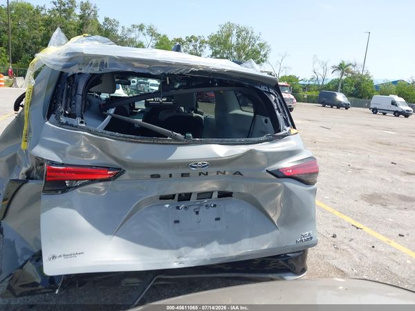 2024 TOYOTA SIENNA XSE — I6