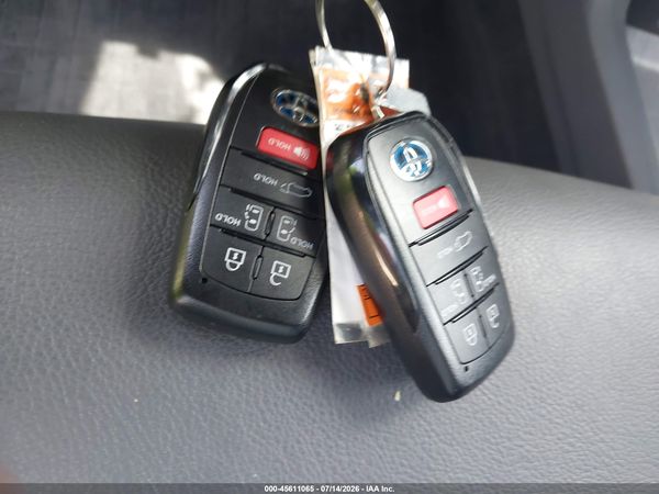 2024 TOYOTA SIENNA XSE — I11