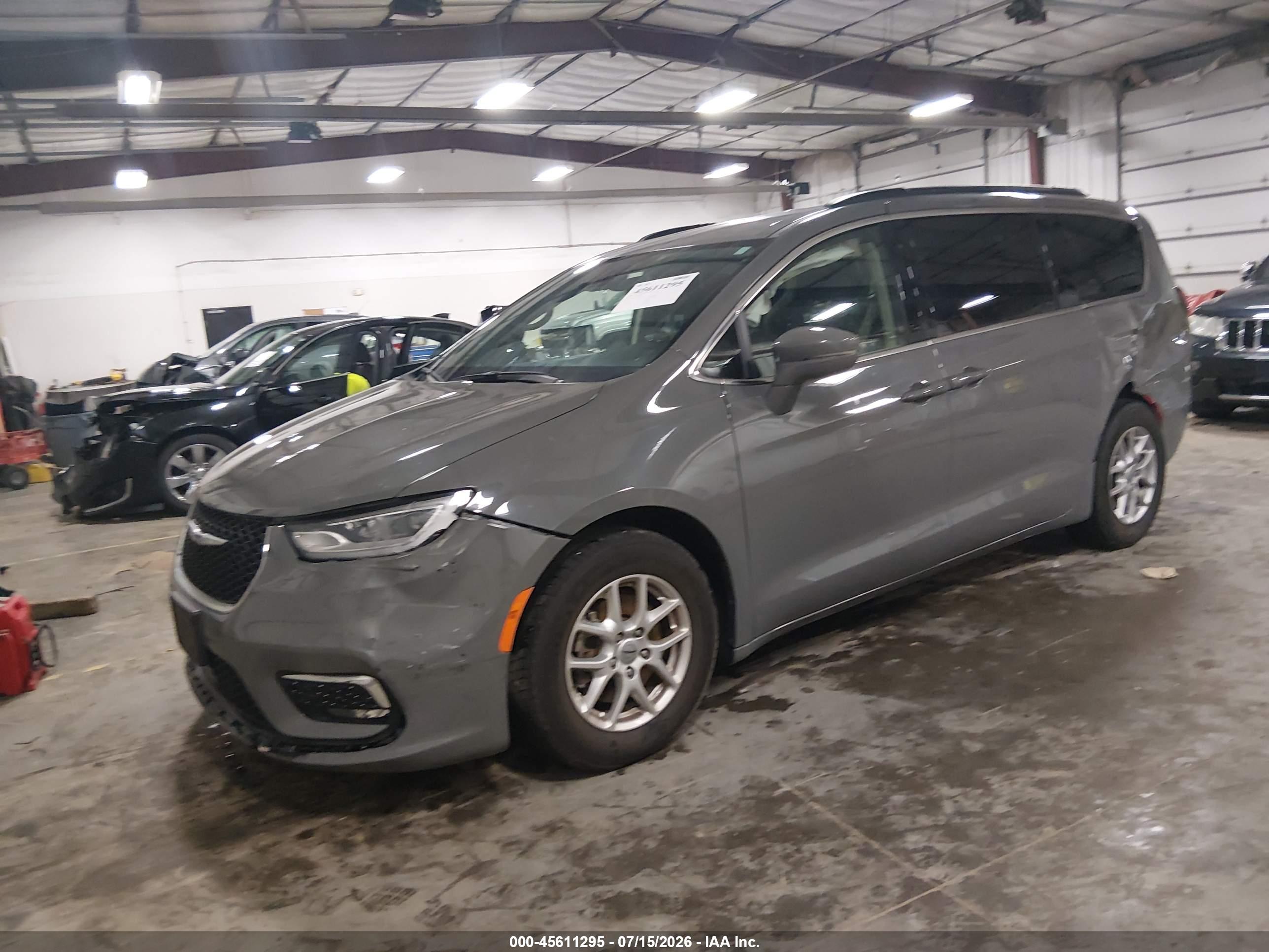 2022 CHRYSLER PACIFICA TOURING L — I2