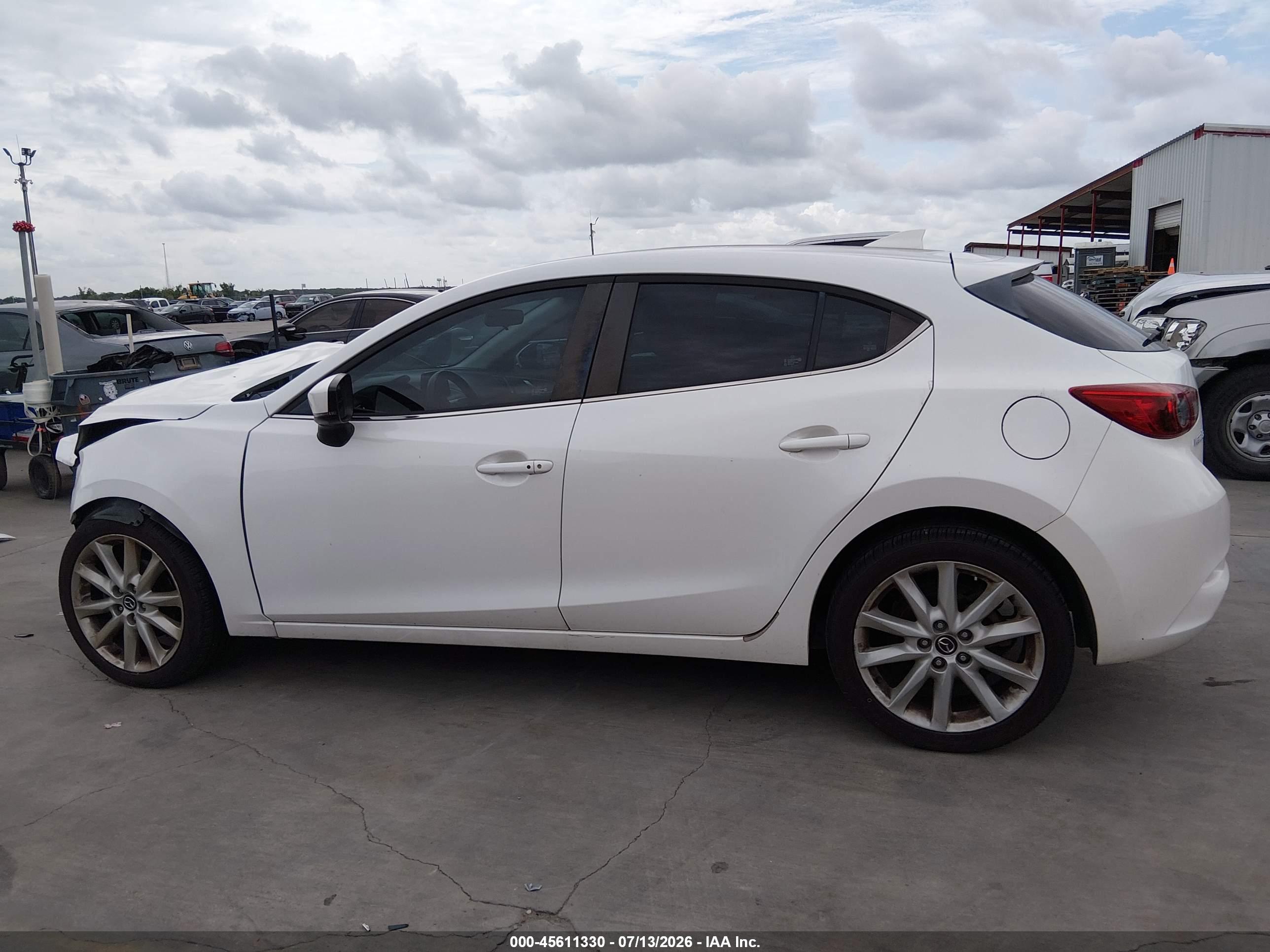 2017 MAZDA MAZDA3 GRAND TOURING