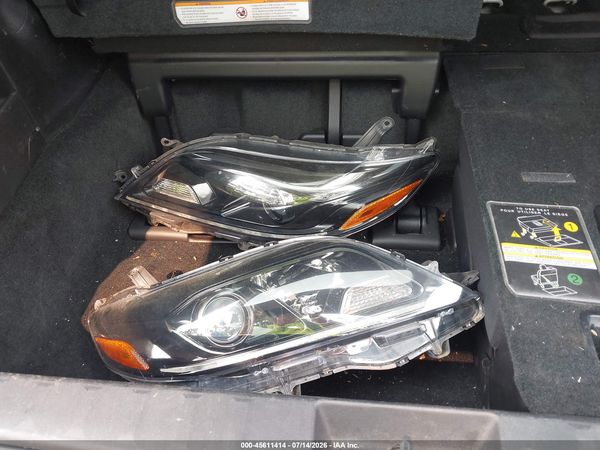 2015 TOYOTA SIENNA SE PREMIUM 8 PASSENGER