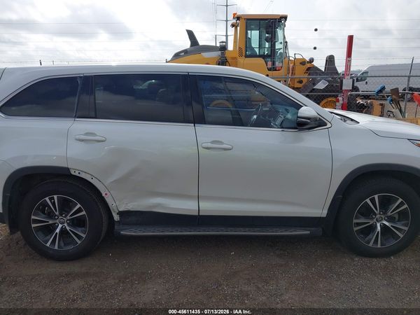 2019 TOYOTA HIGHLANDER LE