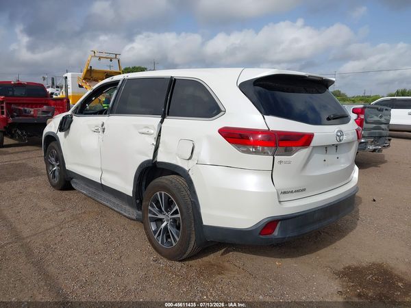2019 TOYOTA HIGHLANDER LE