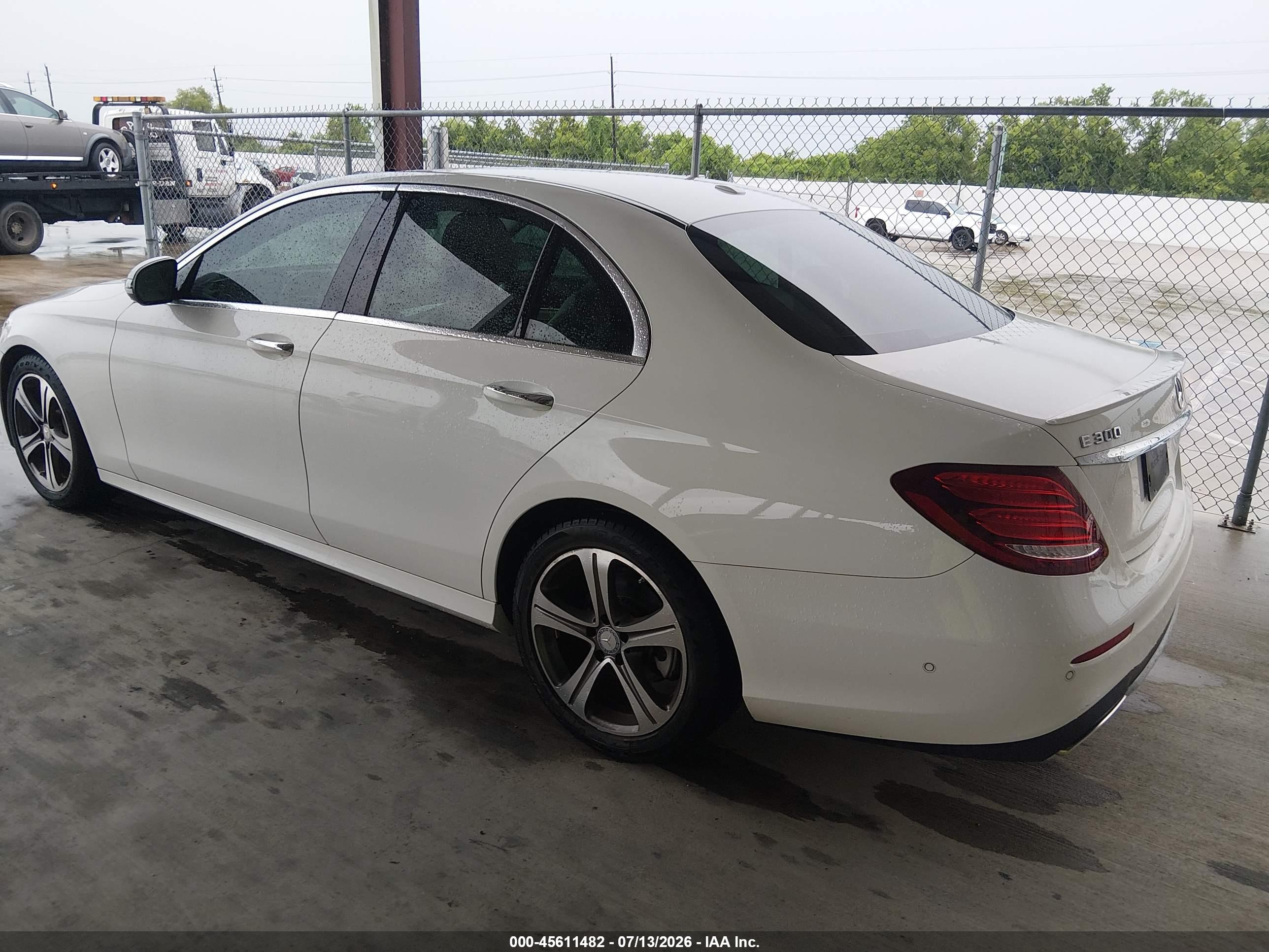 2017 MERCEDES-BENZ E 300 E300