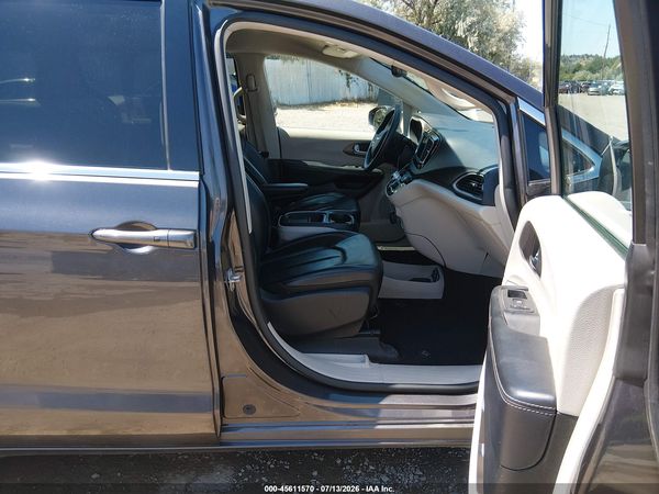 2020 CHRYSLER VOYAGER LXI