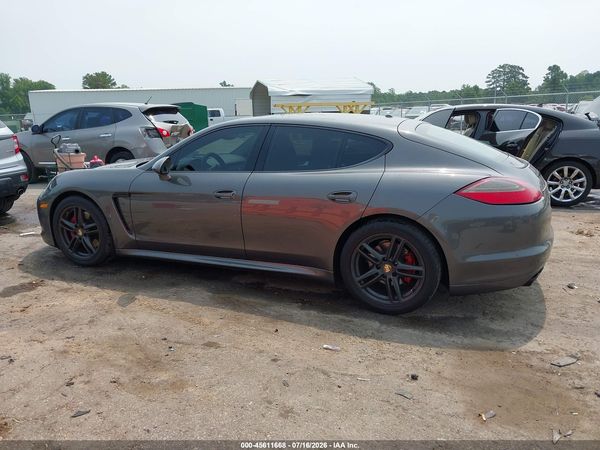 2013 PORSCHE PANAMERA 4