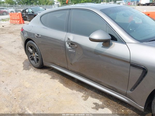 2013 PORSCHE PANAMERA 4