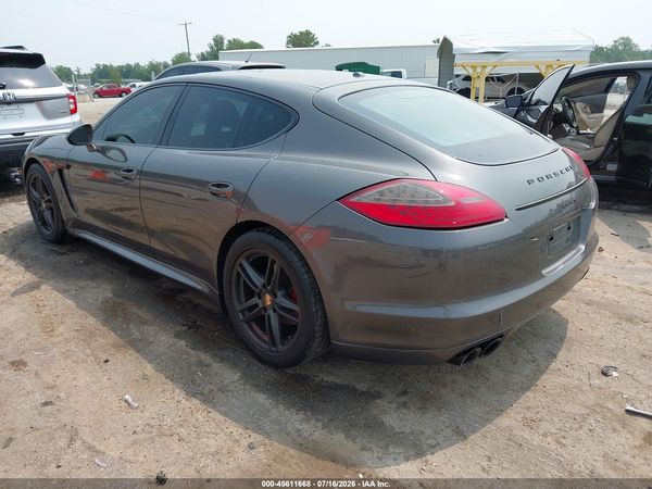2013 PORSCHE PANAMERA 4