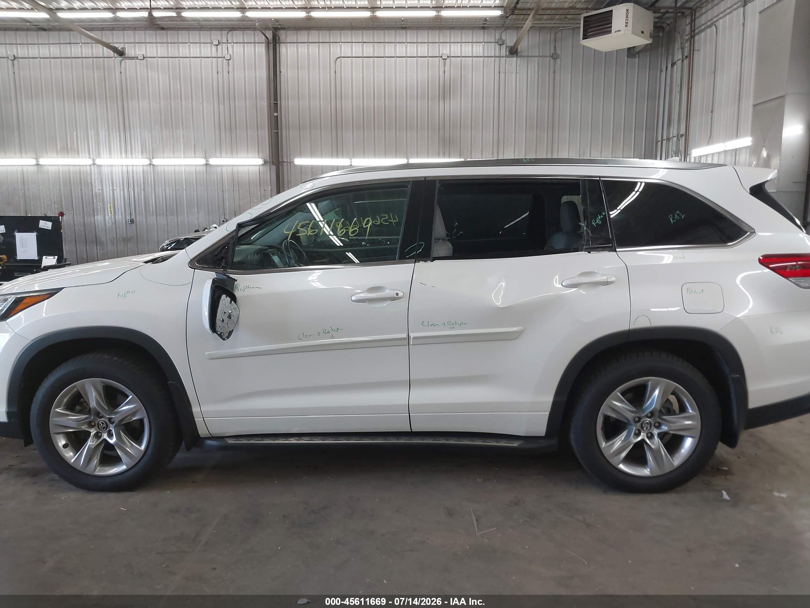 2017 TOYOTA HIGHLANDER LIMITED