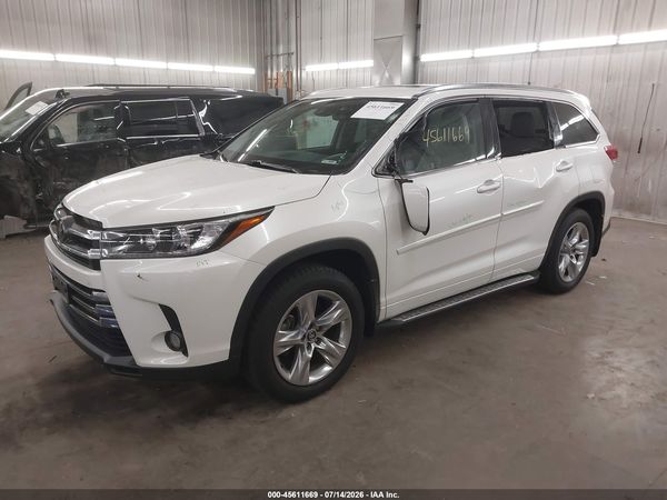 2017 TOYOTA HIGHLANDER LIMITED