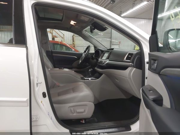 2017 TOYOTA HIGHLANDER LIMITED