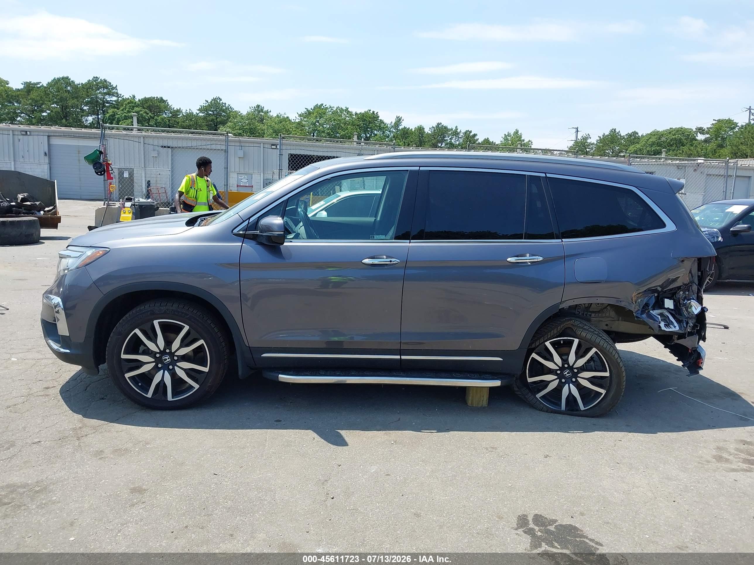 2021 HONDA PILOT AWD TOURING 7 PASSENGER