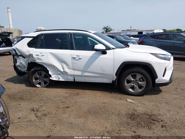 2025 TOYOTA RAV4 XLE