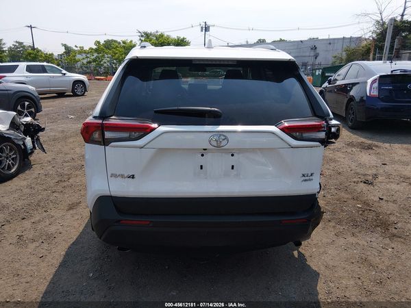 2025 TOYOTA RAV4 XLE