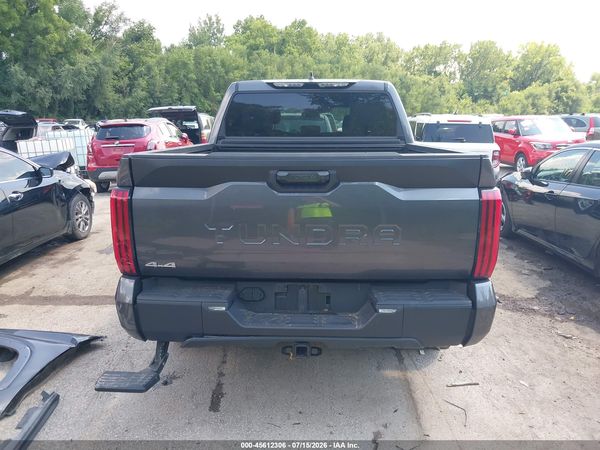 2025 TOYOTA TUNDRA SR5