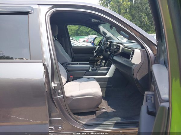 2025 TOYOTA TUNDRA SR5