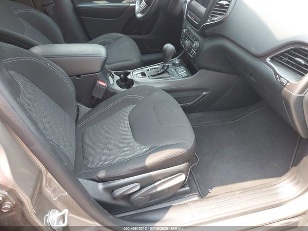 2019 JEEP CHEROKEE LATITUDE 4X4