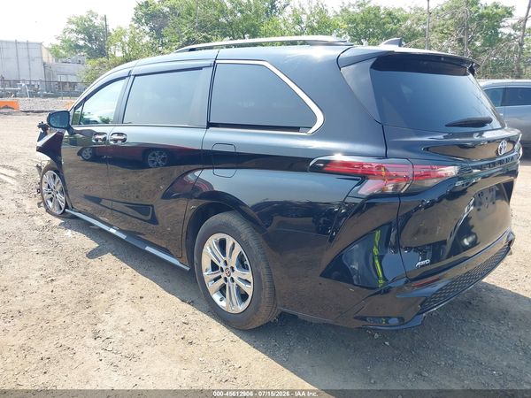 2022 TOYOTA SIENNA XSE — I3
